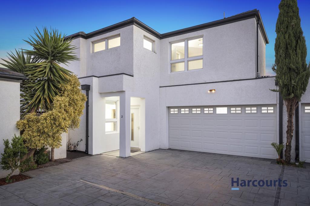 2|10 SADDLE WYND, TRUGANINA, VIC 3029