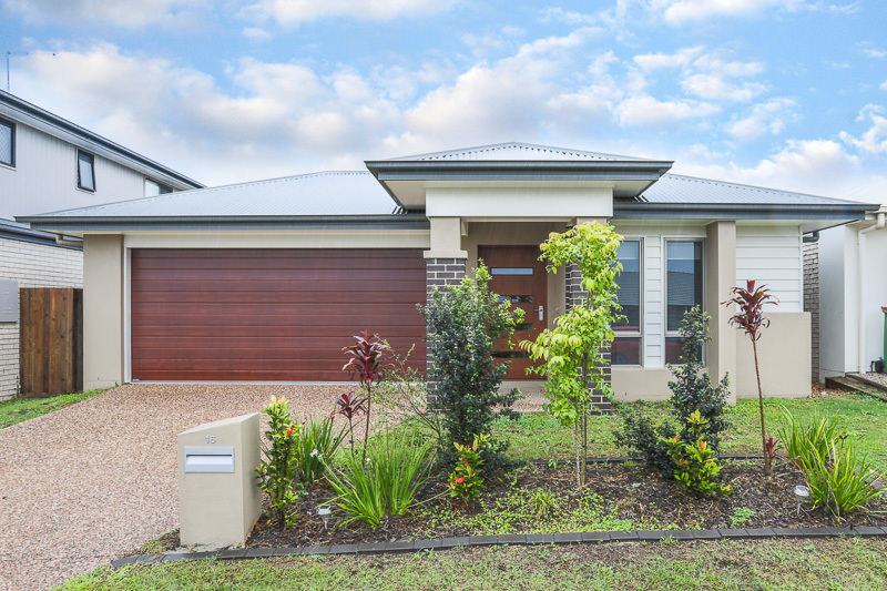 16 HERSHEY CL, YARRABILBA, QLD 4207