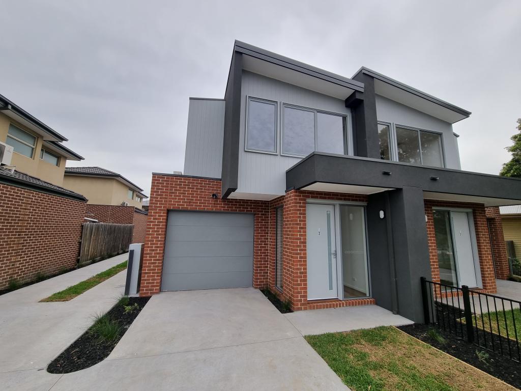 2/22 CASTLEY CRES, BRAYBROOK, VIC 3019