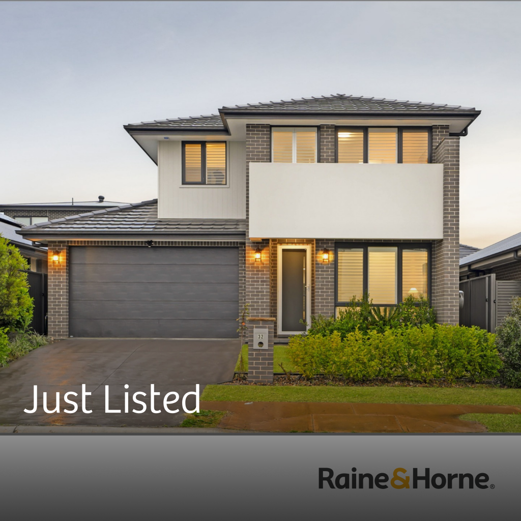 32 ROBERT INGHAM DR, CATHERINE FIELD, NSW 2557