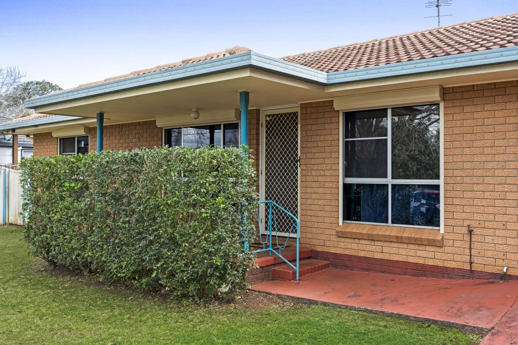 19 Magnolia St, Centenary Heights, QLD 4350