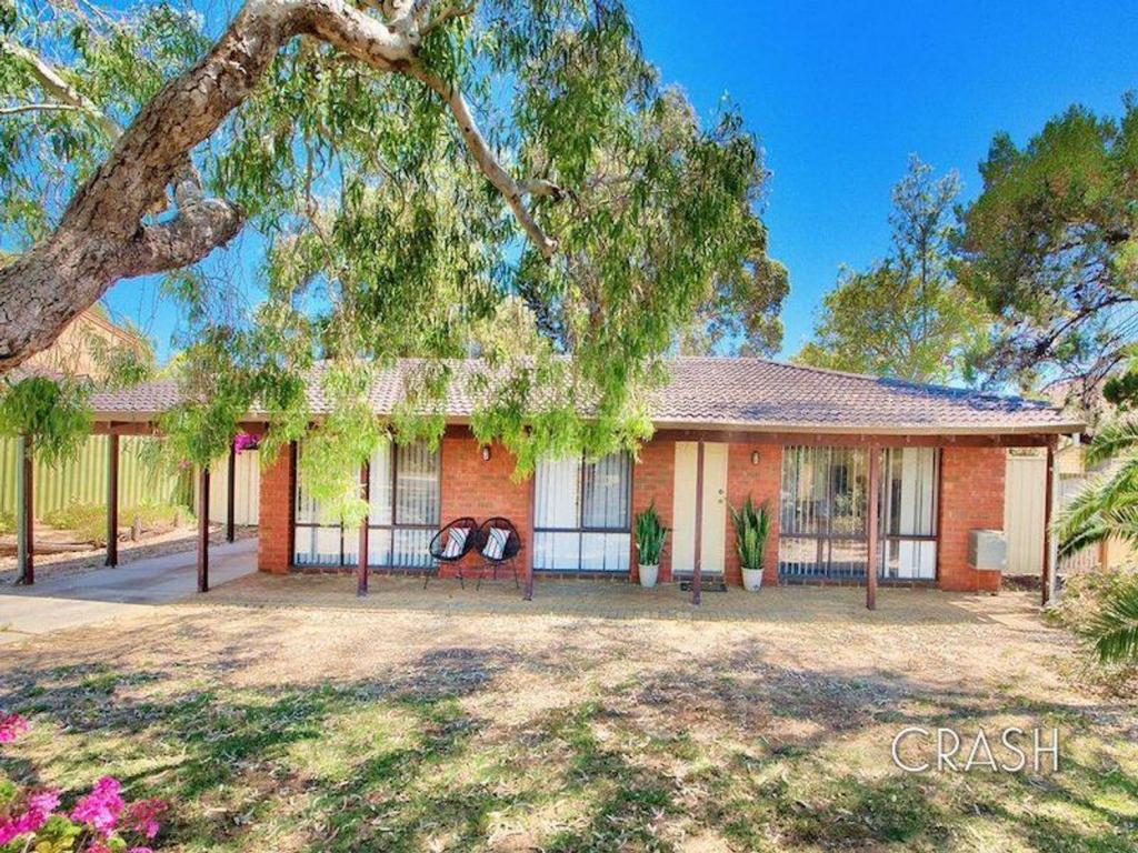 3 Sullivan Rd, Duncraig, WA 6023