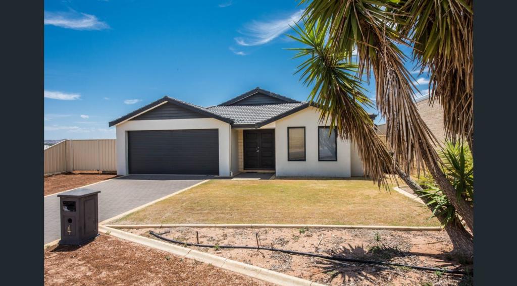 4 Wildwave Bend, Wandina, WA 6530