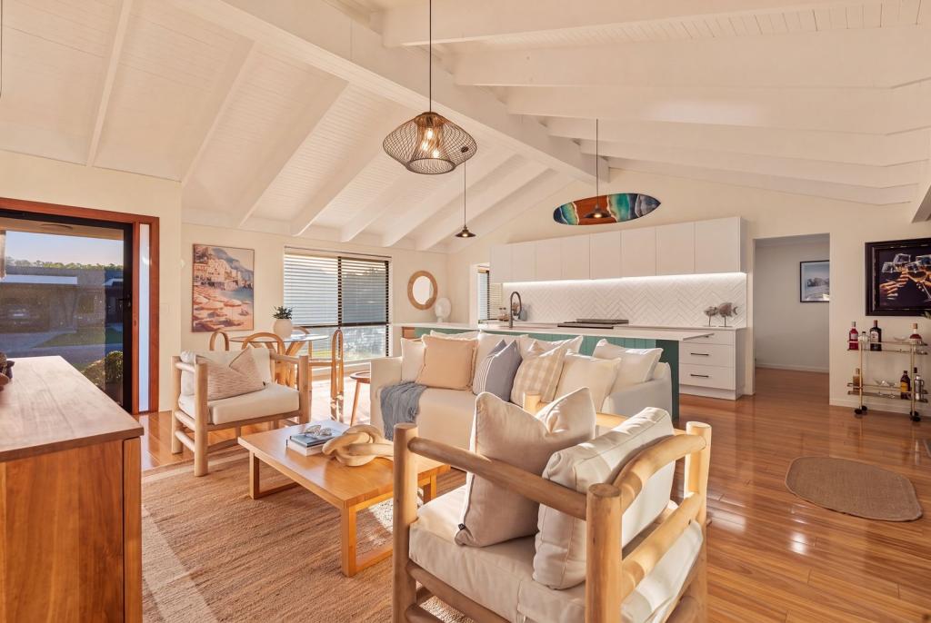 92 Cyclades Cres, Currumbin Waters, QLD 4223