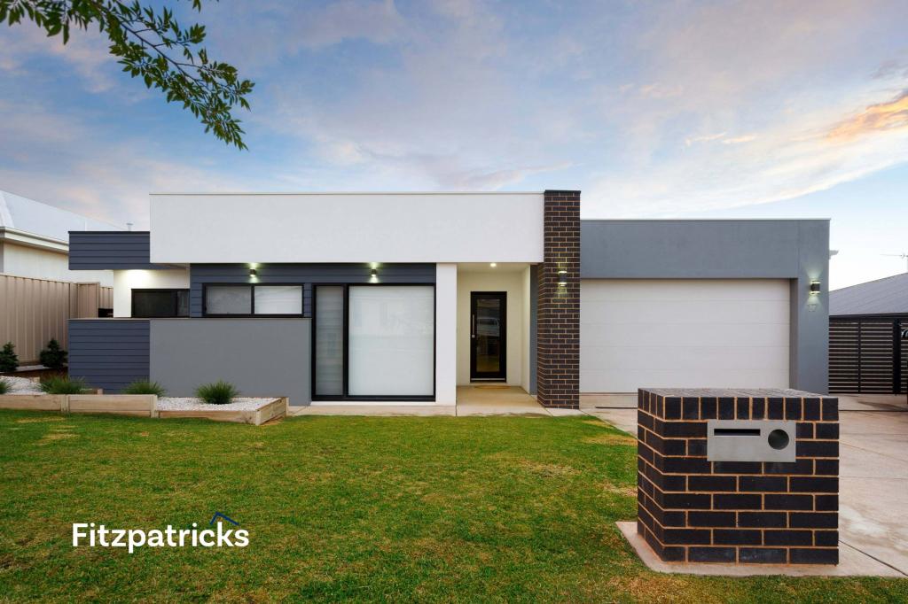 17 Barmedman Ave, Gobbagombalin, NSW 2650