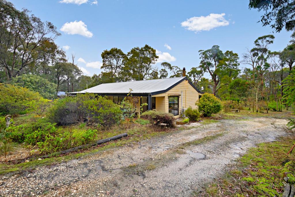 77 Laurence Dr, Snake Valley, VIC 3351