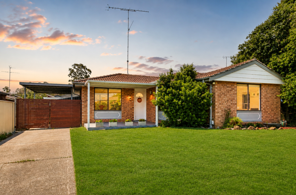 10 MILBURN ST, QUAKERS HILL, NSW 2763