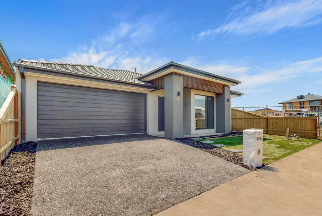 8 Ecology Cres, Officer, VIC 3809