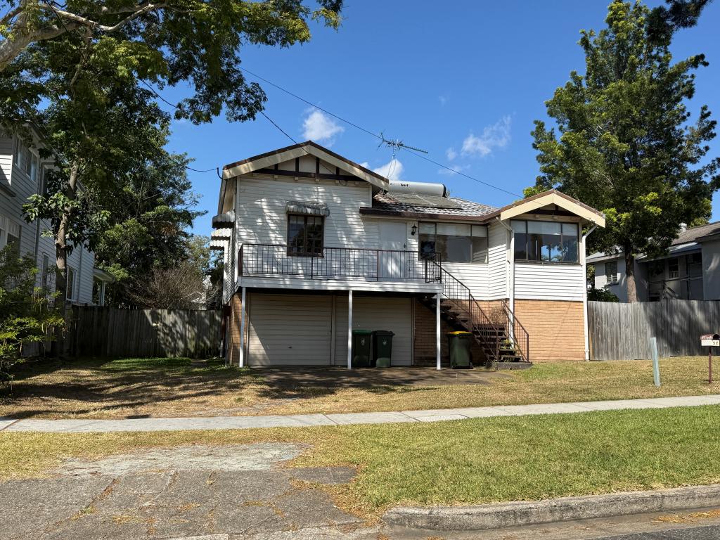 57 Beauvardia St, Cannon Hill, QLD 4170