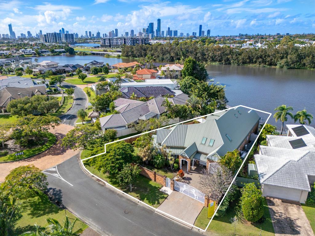 89 PORT JACKSON BVD, CLEAR ISLAND WATERS, QLD 4226