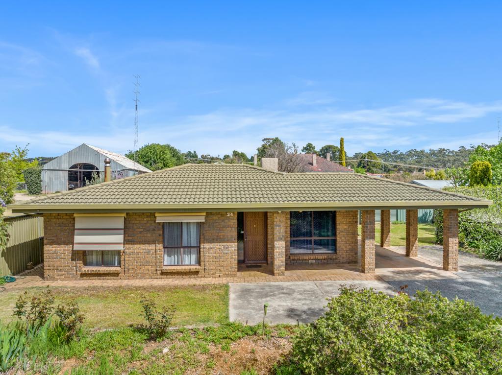 34 Strickland St, Clare, SA 5453