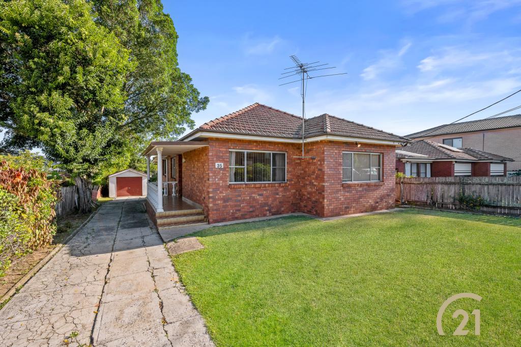 35 Camden St, Fairfield Heights, NSW 2165