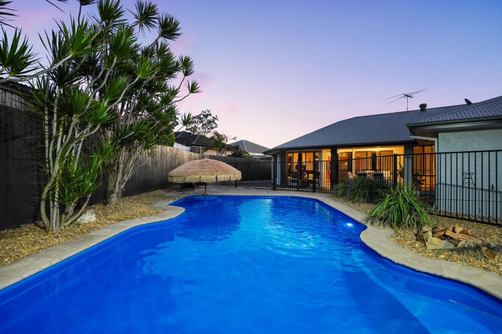 22 Horizon Pl, Redland Bay, QLD 4165
