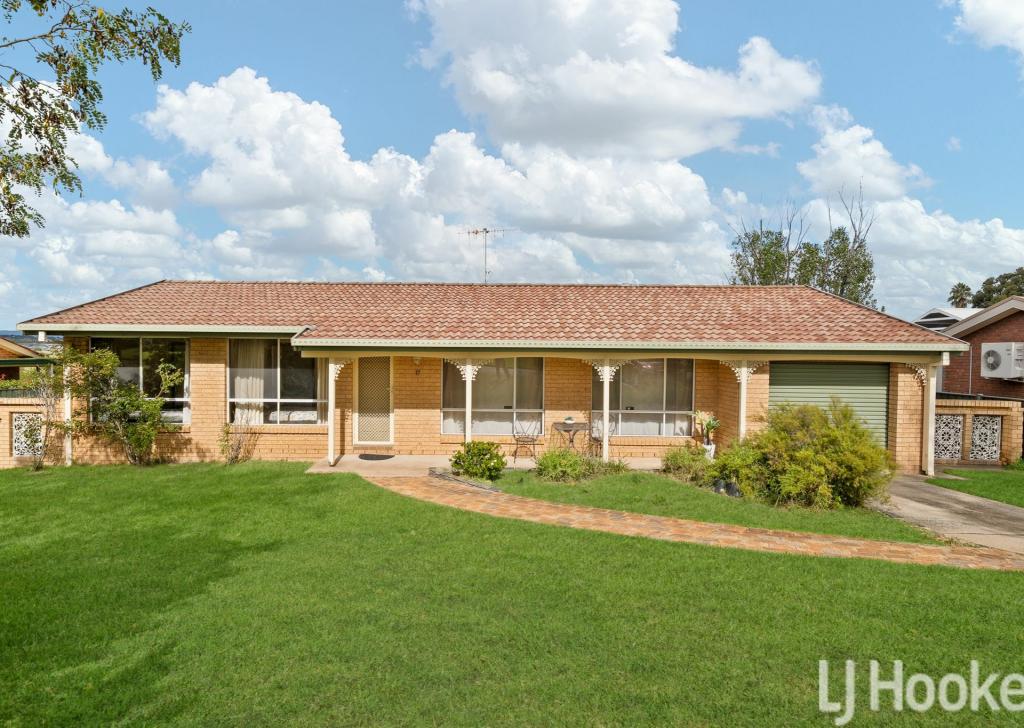 17 Limekilns Rd, Kelso, NSW 2795