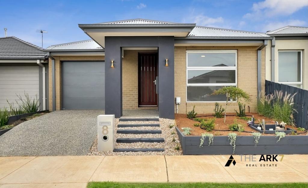 8 Nagar St, Thornhill Park, VIC 3335