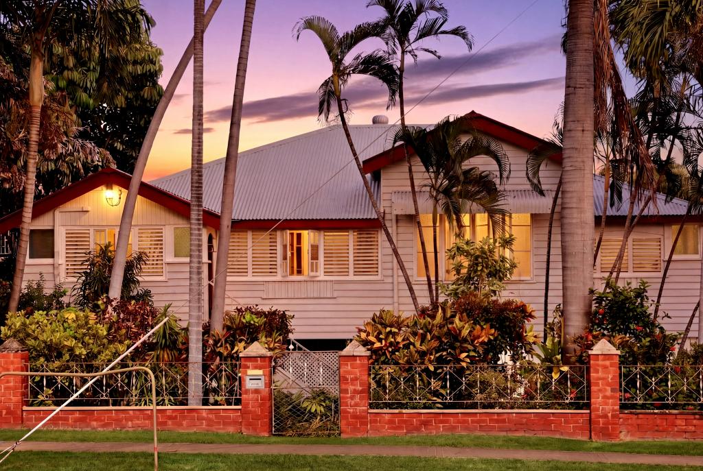 1 Crauford St, West End, QLD 4810