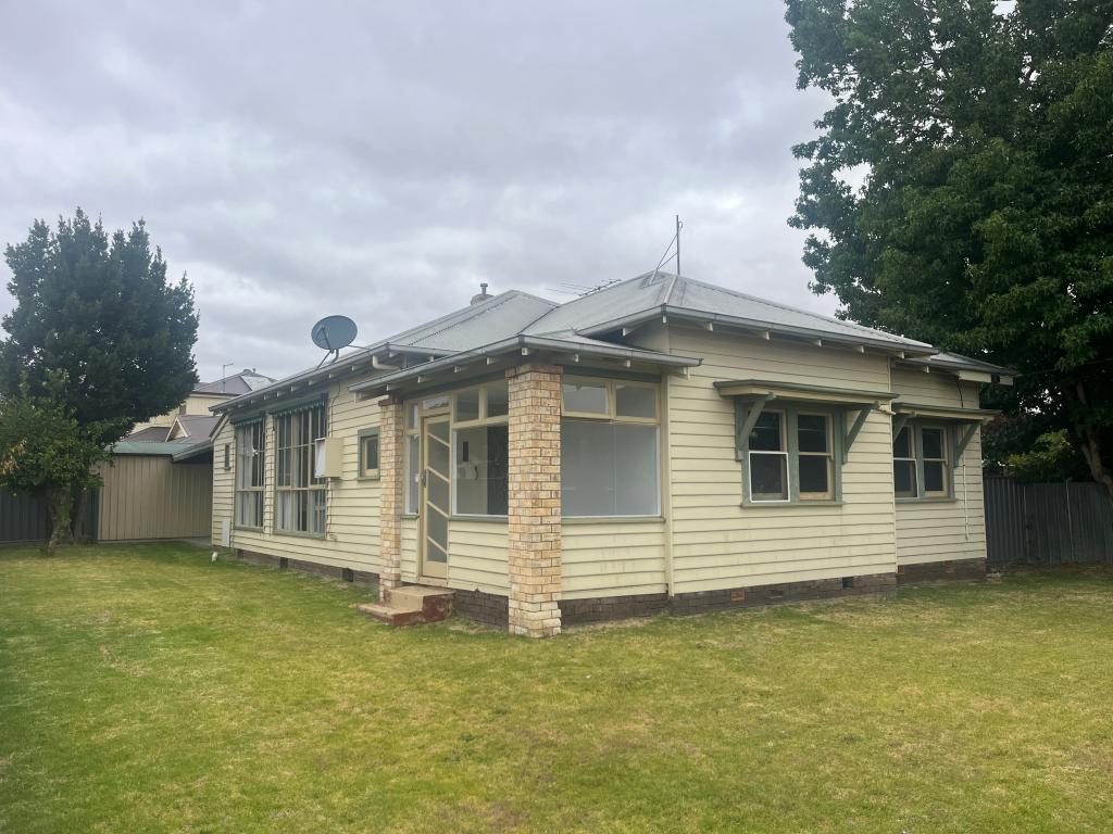 50 WALLACE ST, COLAC, VIC 3250