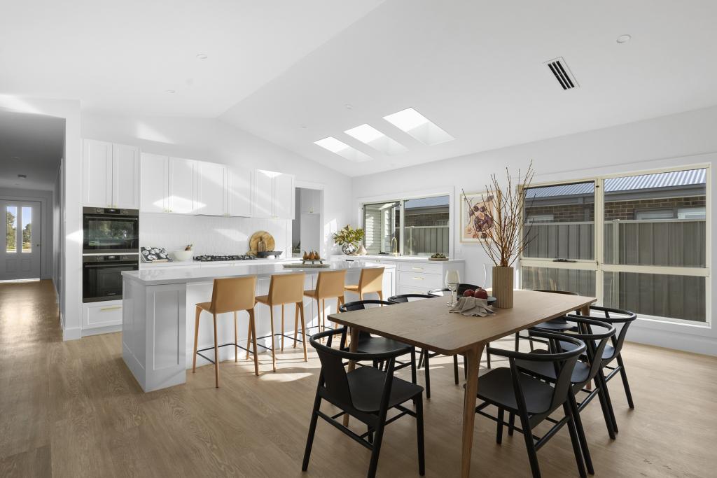 2 PUTTERS CCT, YARRAWONGA, VIC 3730