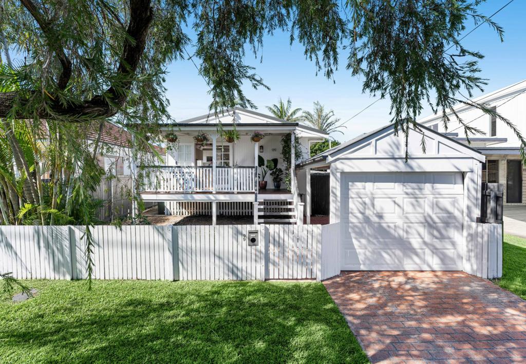 99 Shrapnel Rd, Cannon Hill, QLD 4170