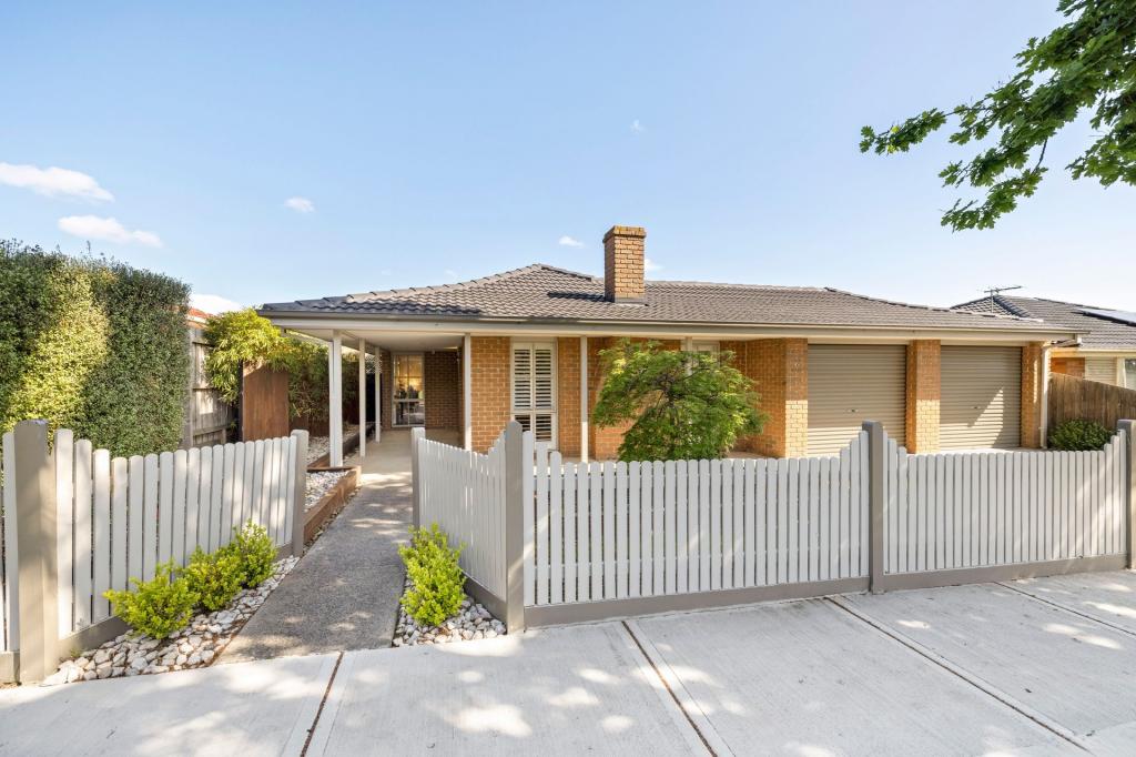 21 Hedgeley Dr, Berwick, VIC 3806