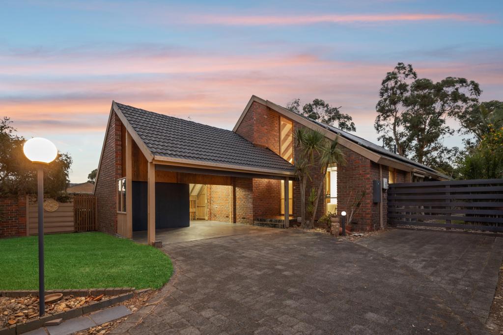 24 Golfwood Cl, Dingley Village, VIC 3172