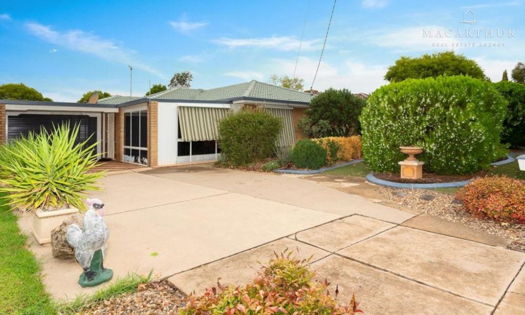 61 VINCENT RD, LAKE ALBERT, NSW 2650