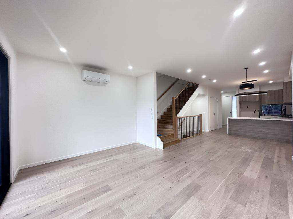 4b3b/8-10 Toni St, Doncaster, VIC 3108