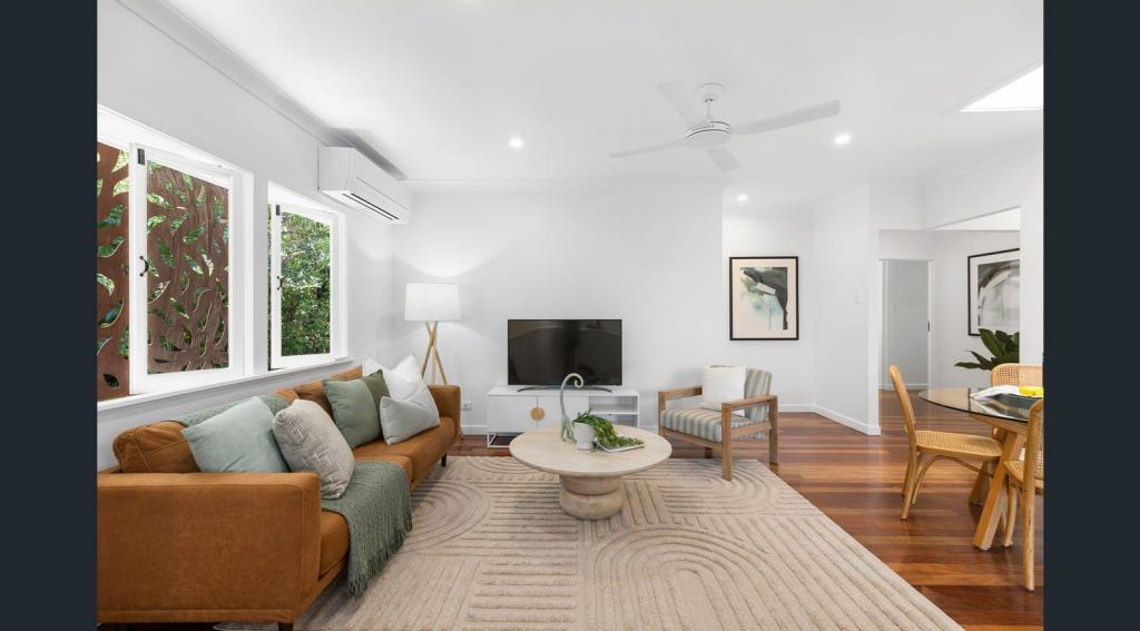 9 Augustus St, Corinda, QLD 4075