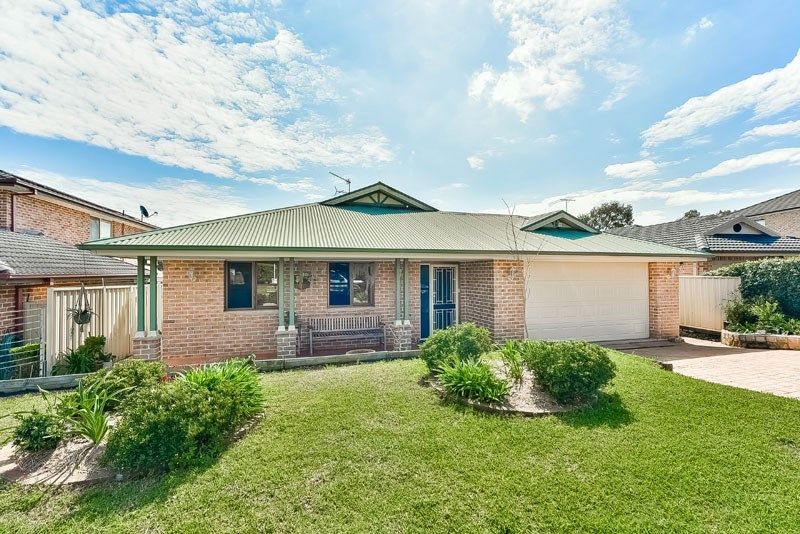 15 Lissanthe St, Mount Annan, NSW 2567