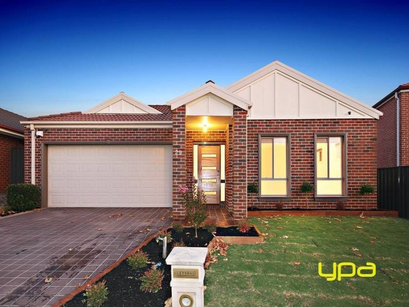 29 Heysen Pkwy, Caroline Springs, VIC 3023