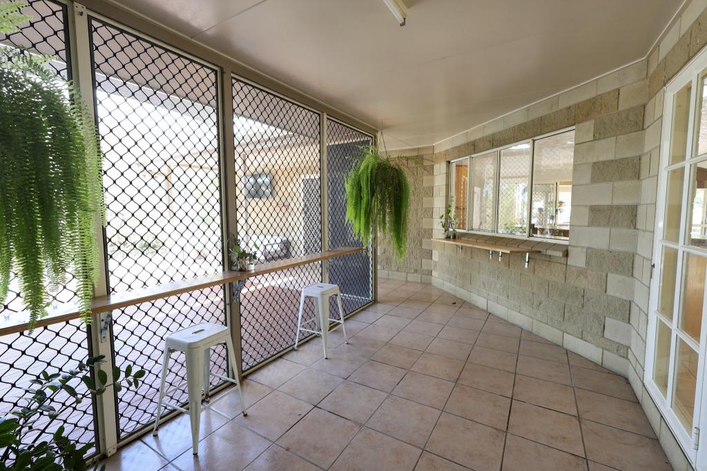 63 Castorina Dr, Mount Kelly, QLD 4807