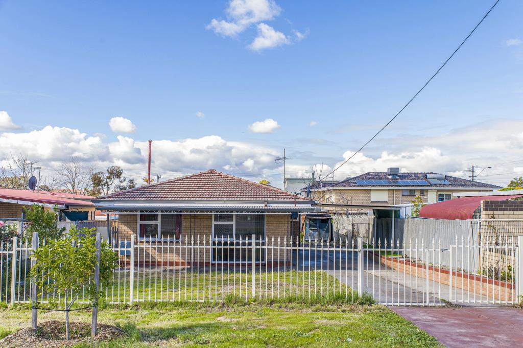38a Elizabeth St, Cloverdale, WA 6105