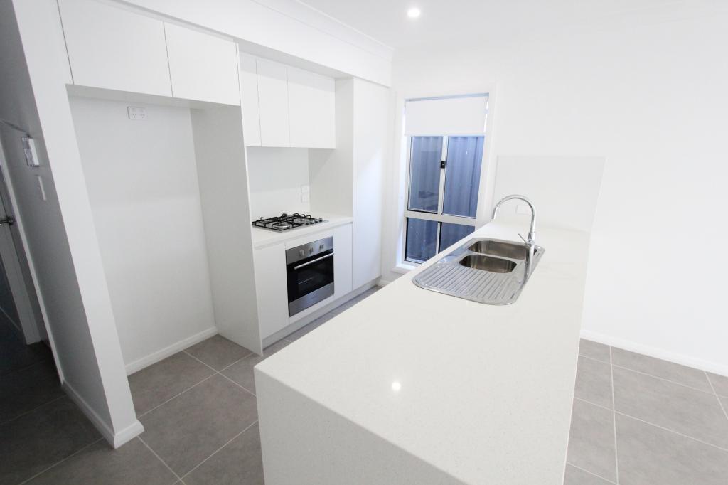 7 Diamondbird Rd, Austral, NSW 2179