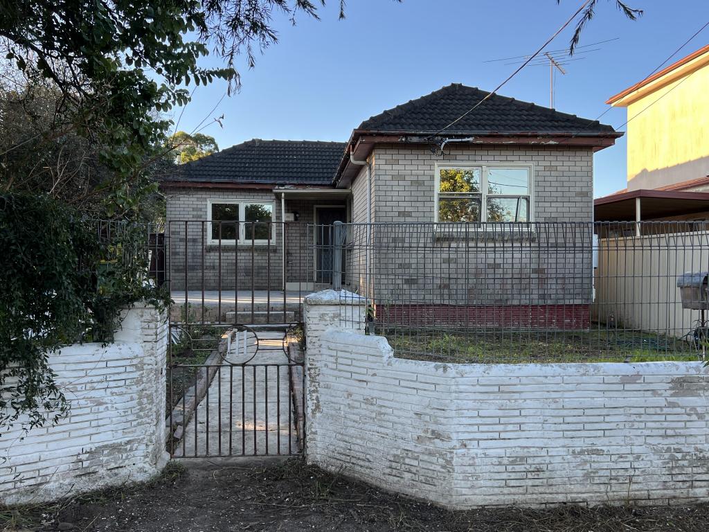 111 Derria St, Canley Heights, NSW 2166