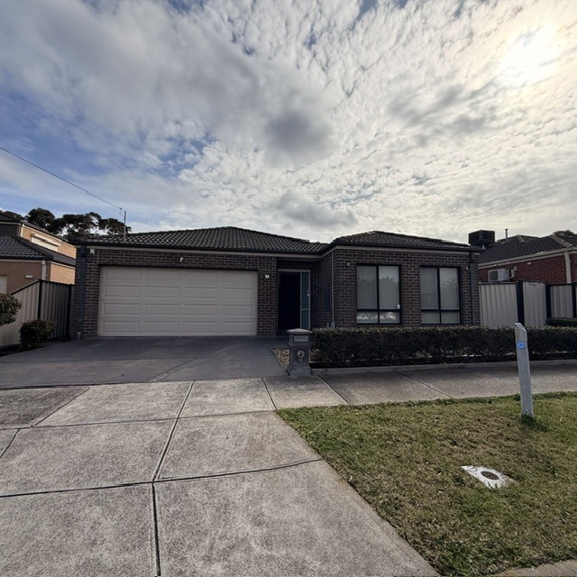 19 LEVENIA ST, ST ALBANS, VIC 3021