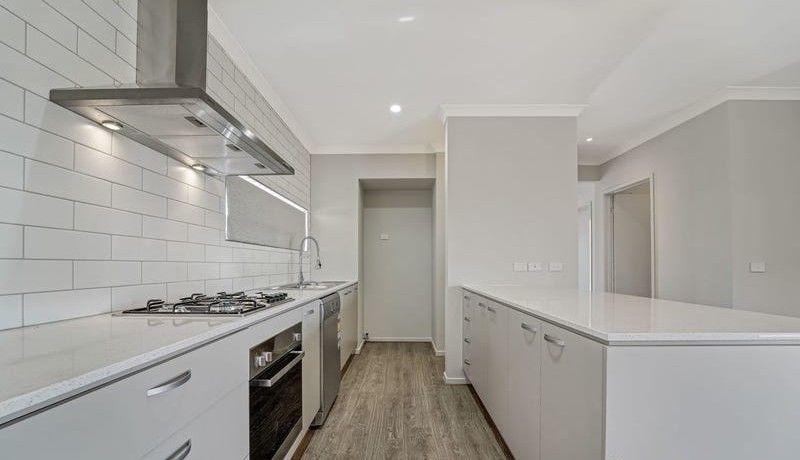 4 Furlong St, Tarneit, VIC 3029