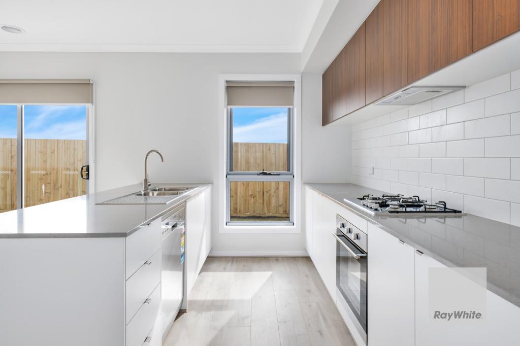 165 Whitecross Dr, Thornhill Park, VIC 3335