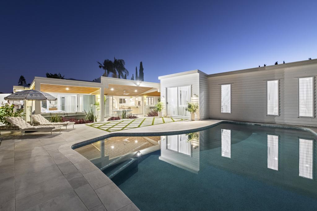 7 Mccleary St, Bundall, QLD 4217