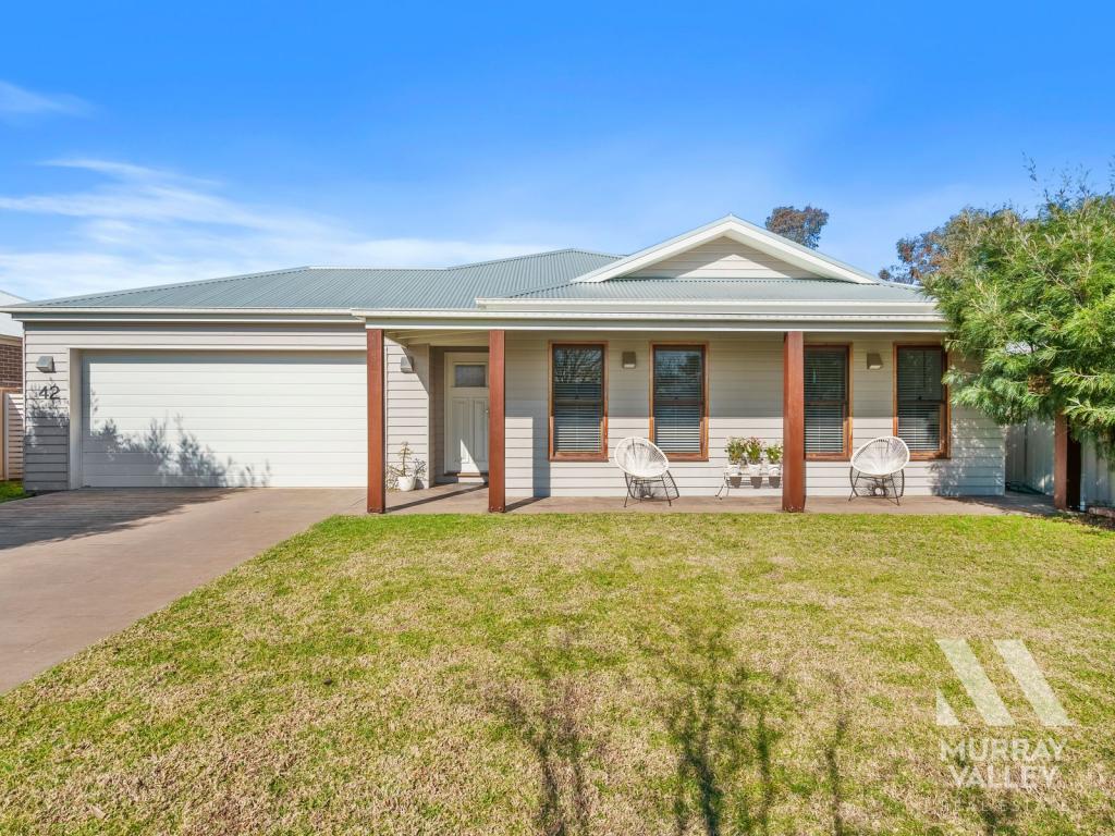 42 Lakeviews Cct, Yarrawonga, VIC 3730