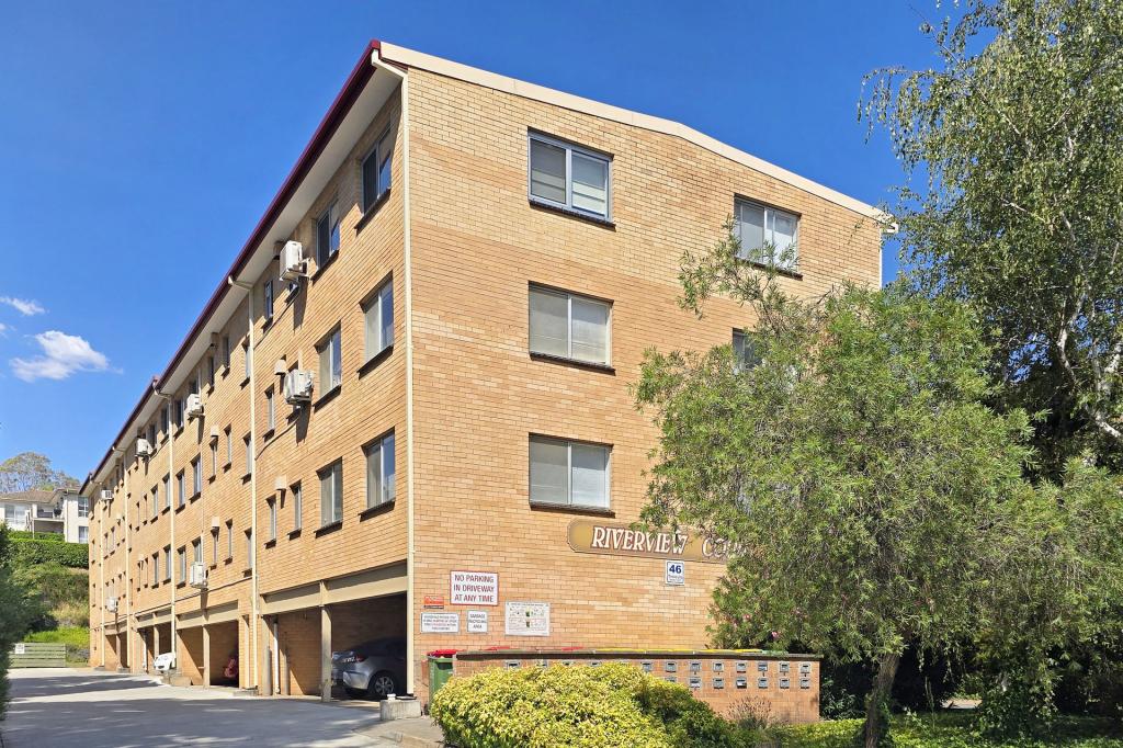 2/46 TRINCULO PL, QUEANBEYAN EAST, NSW 2620