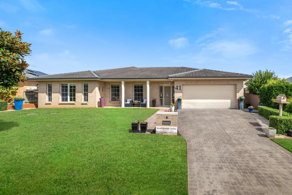 41 Governors Way, Macquarie Links, NSW 2565