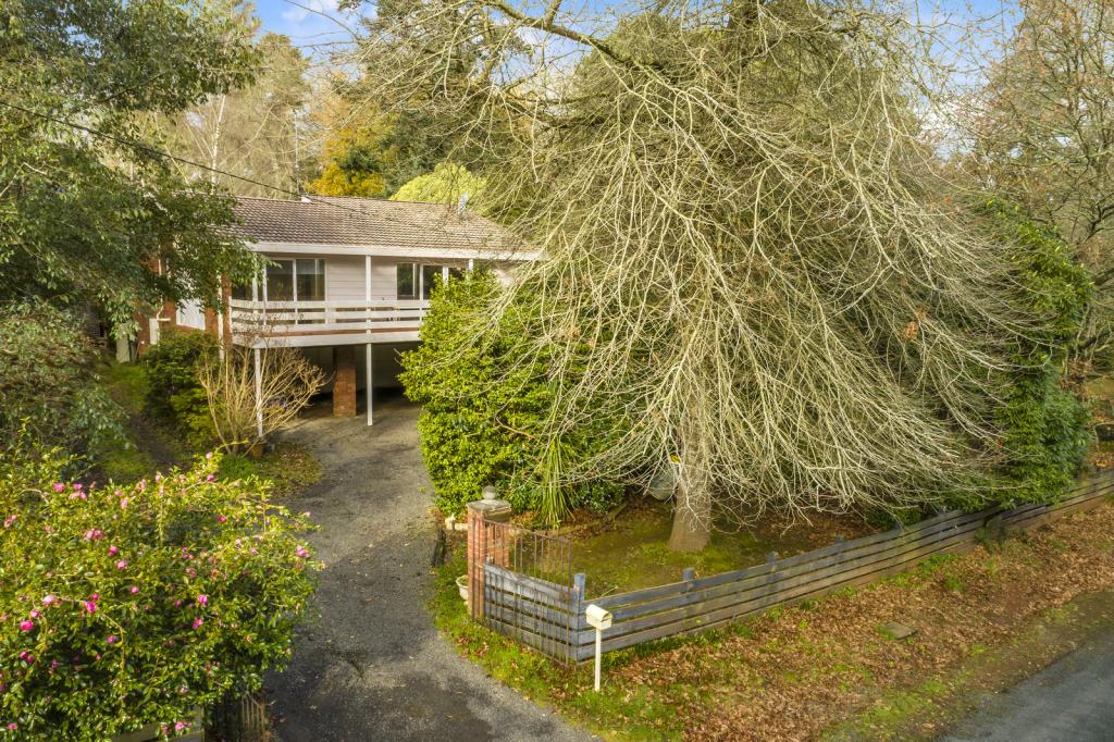 6 Coggers Lane, Mount Macedon, VIC 3441