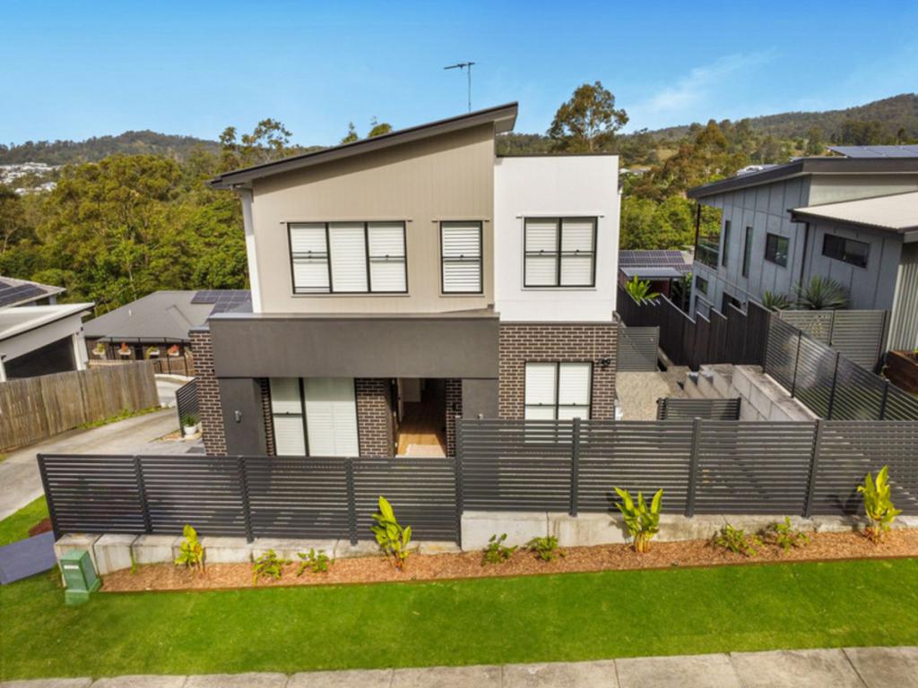 160 Cedar Creek Rd, Upper Kedron, QLD 4055