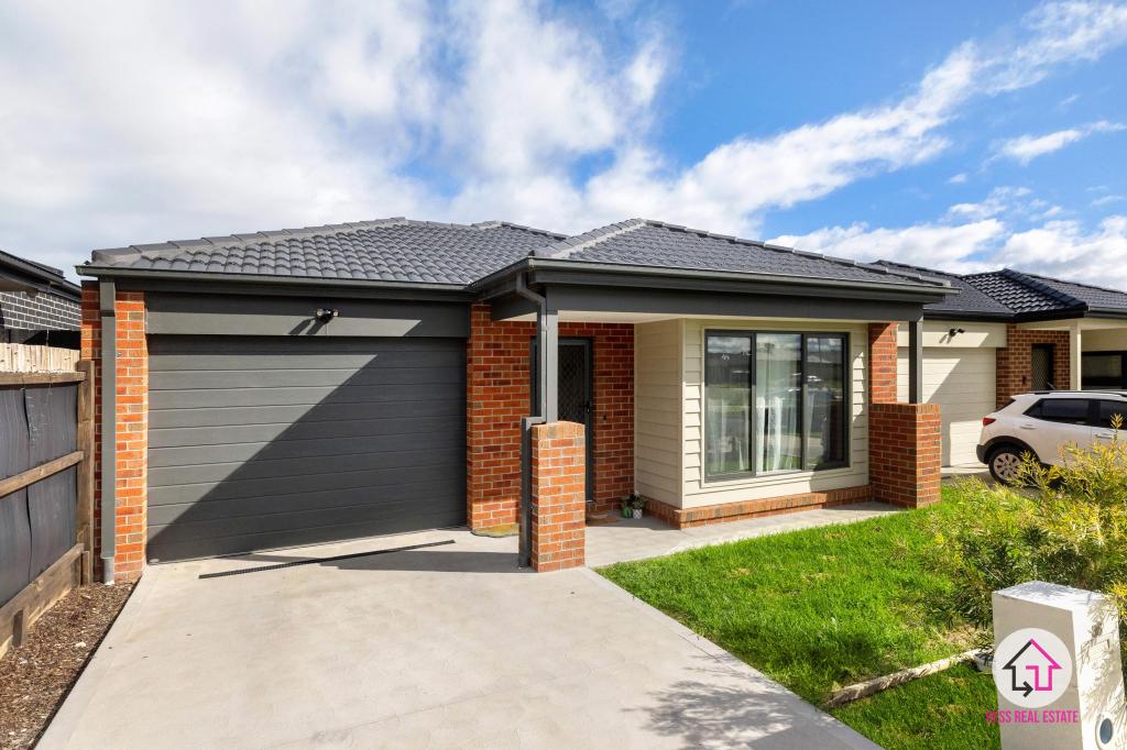 36 MILLAU ST, WALLAN, VIC 3756