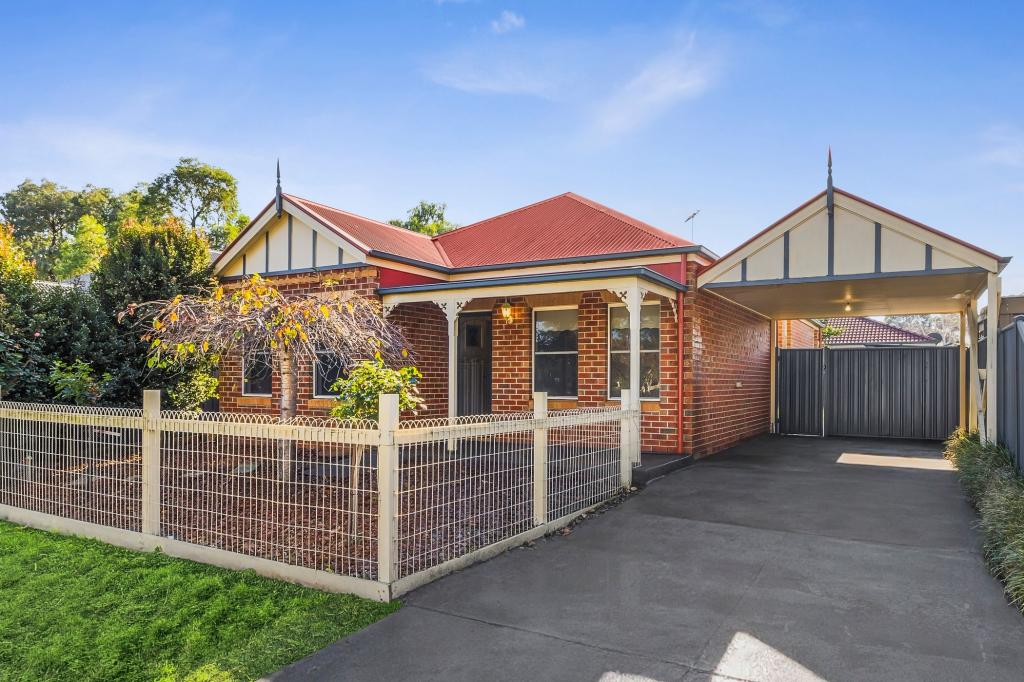 28 Paperbark Dr, Pakenham, VIC 3810