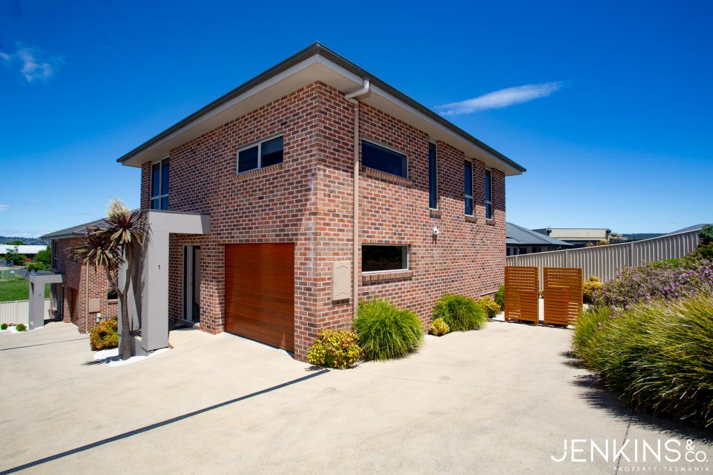 1/7 Sarinda Cl, Newnham, TAS 7248