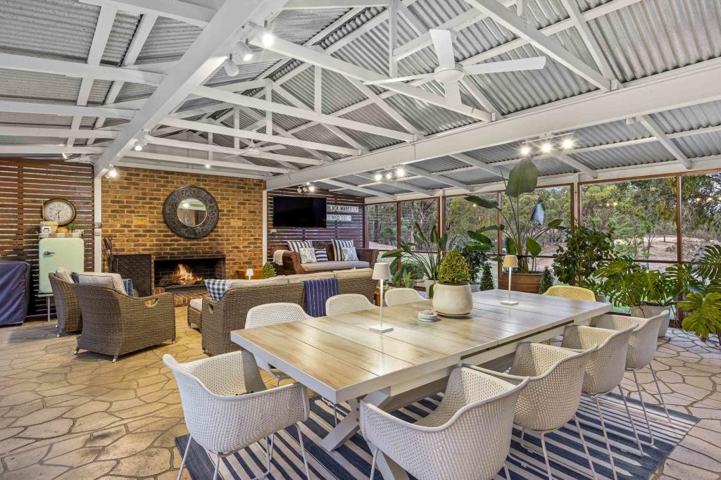 6820 Pyrenees Hwy, Avoca, VIC 3467