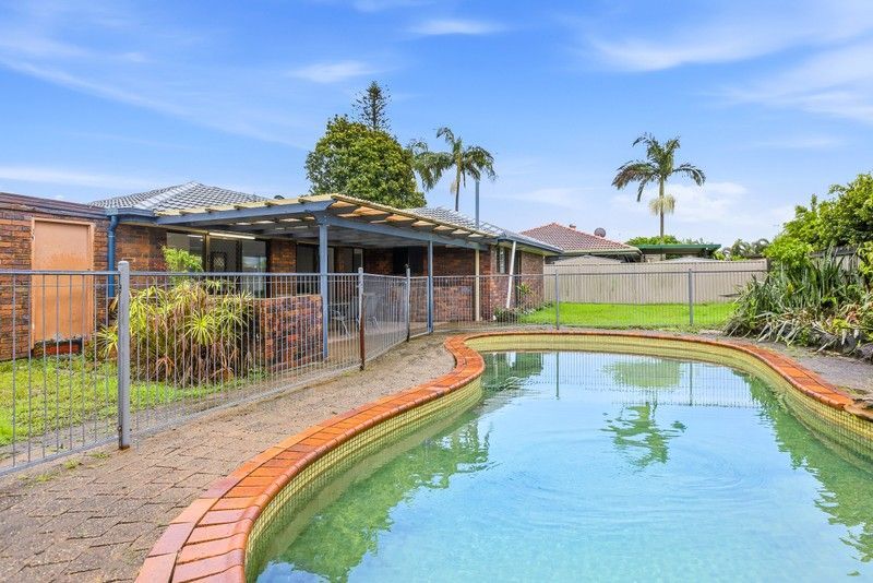 1 Burrinjuck Dr, Coombabah, QLD 4216
