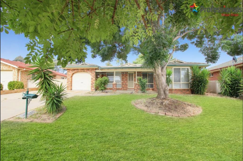 43 Kirrang Ave, Glenfield Park, NSW 2650