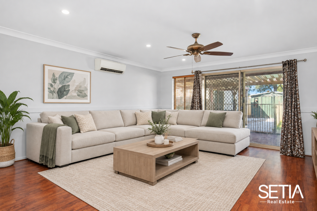 27 Woodley Cres, Glendenning, NSW 2761